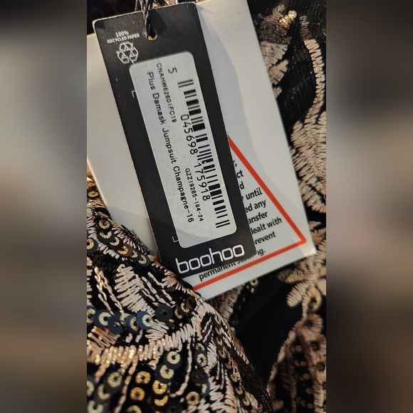 NWT Sz 16 Boohoo GZZ69694 Champagne & Black Embellished Damask Jumpsuit - Picture 5 of 5